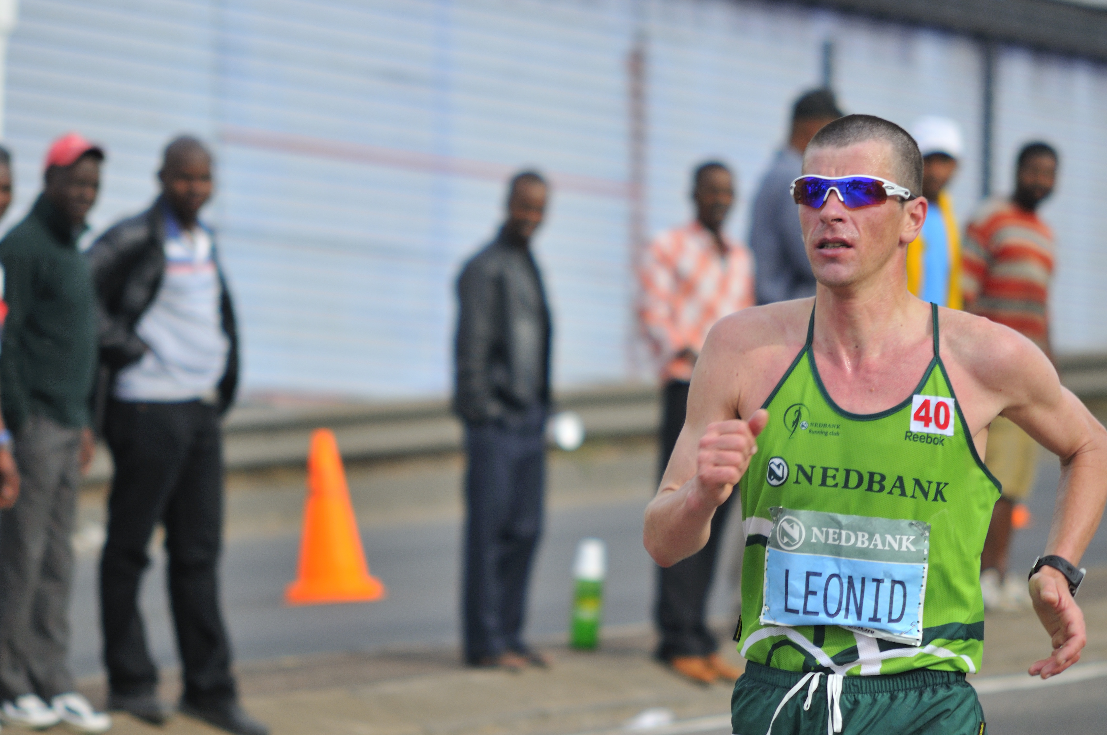 Ultra-marathon competitors battling the gruelling 90km route between Pietermaritzburg and Durban. Photo: Chris Bloom / Wikimedia Commons