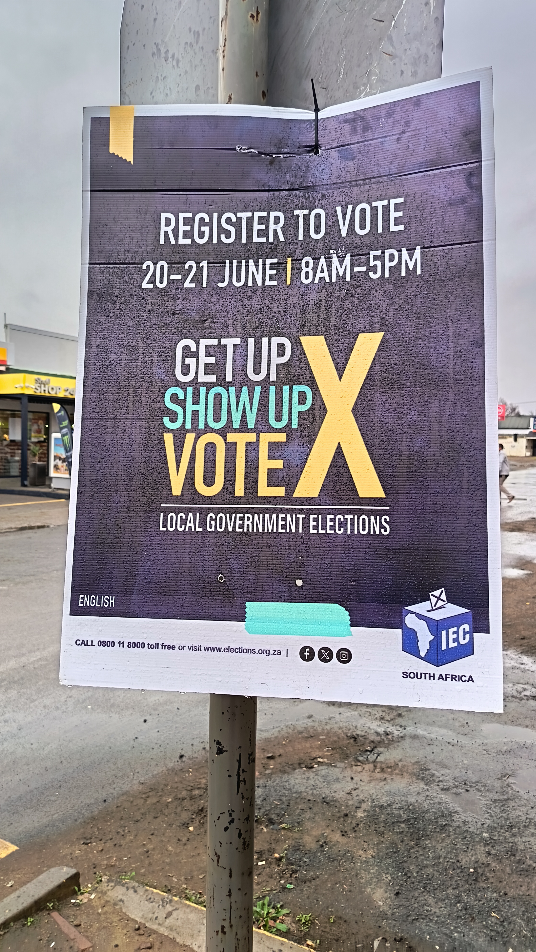 Official Electoral Commission posters for local government elections. Photo: KeMang?? / Wikimedia Commons