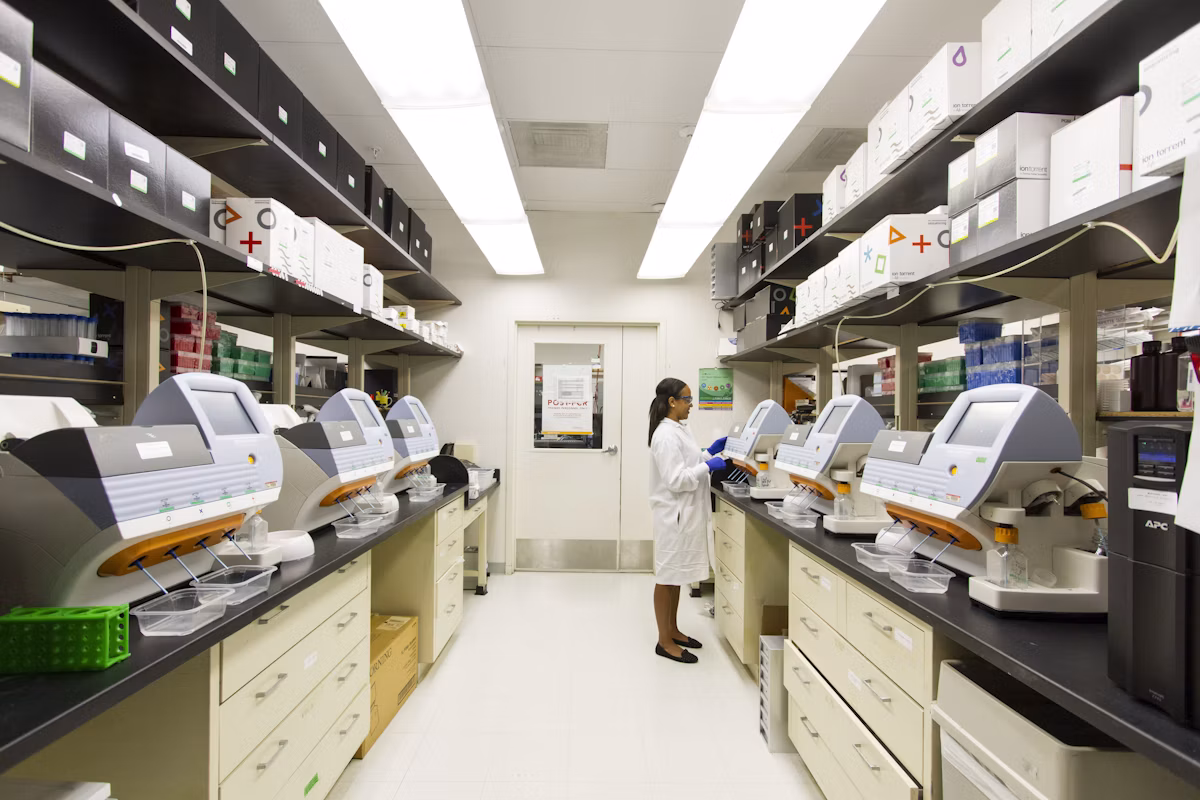 Clinical laboratory. Photo: National Cancer Institute / Unsplash