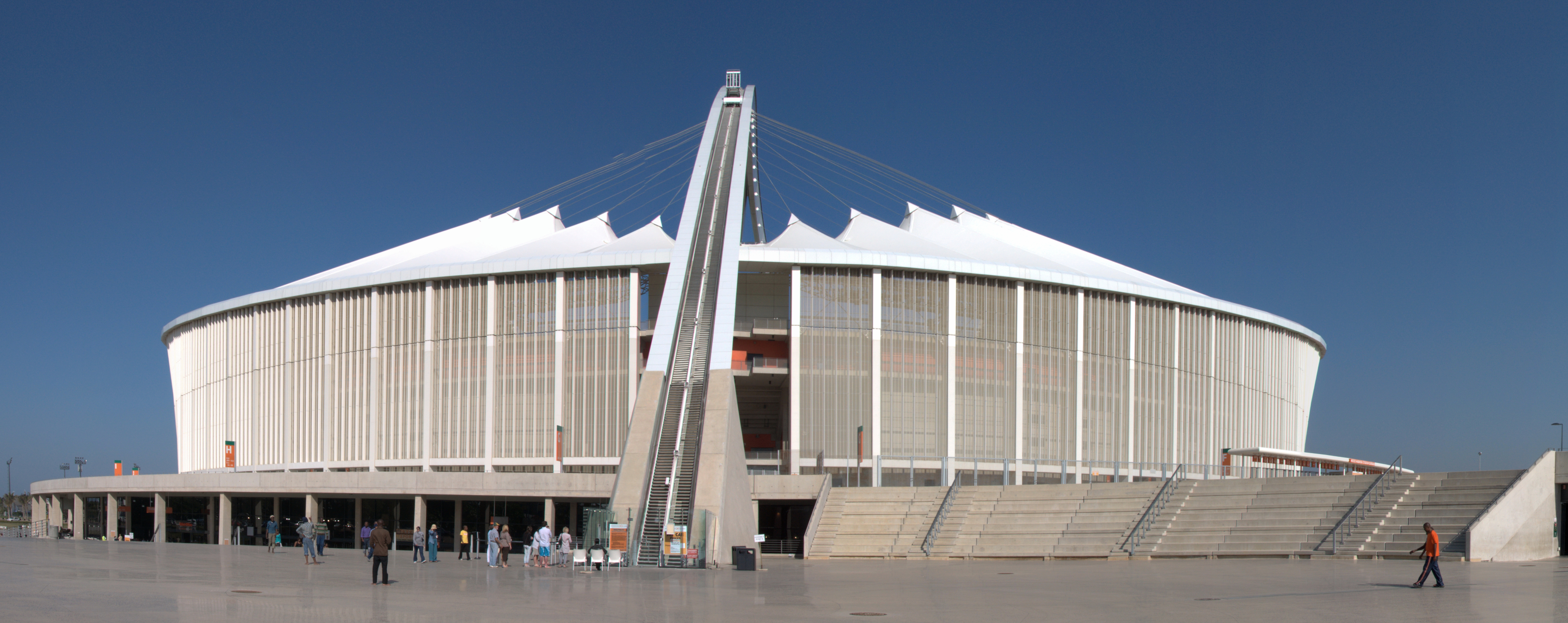 Moses Mabhida Stadium in Durban, traditional finish venue for the Comrades Marathon down run. Photo: Hansueli Krapf / Wikimedia Commons